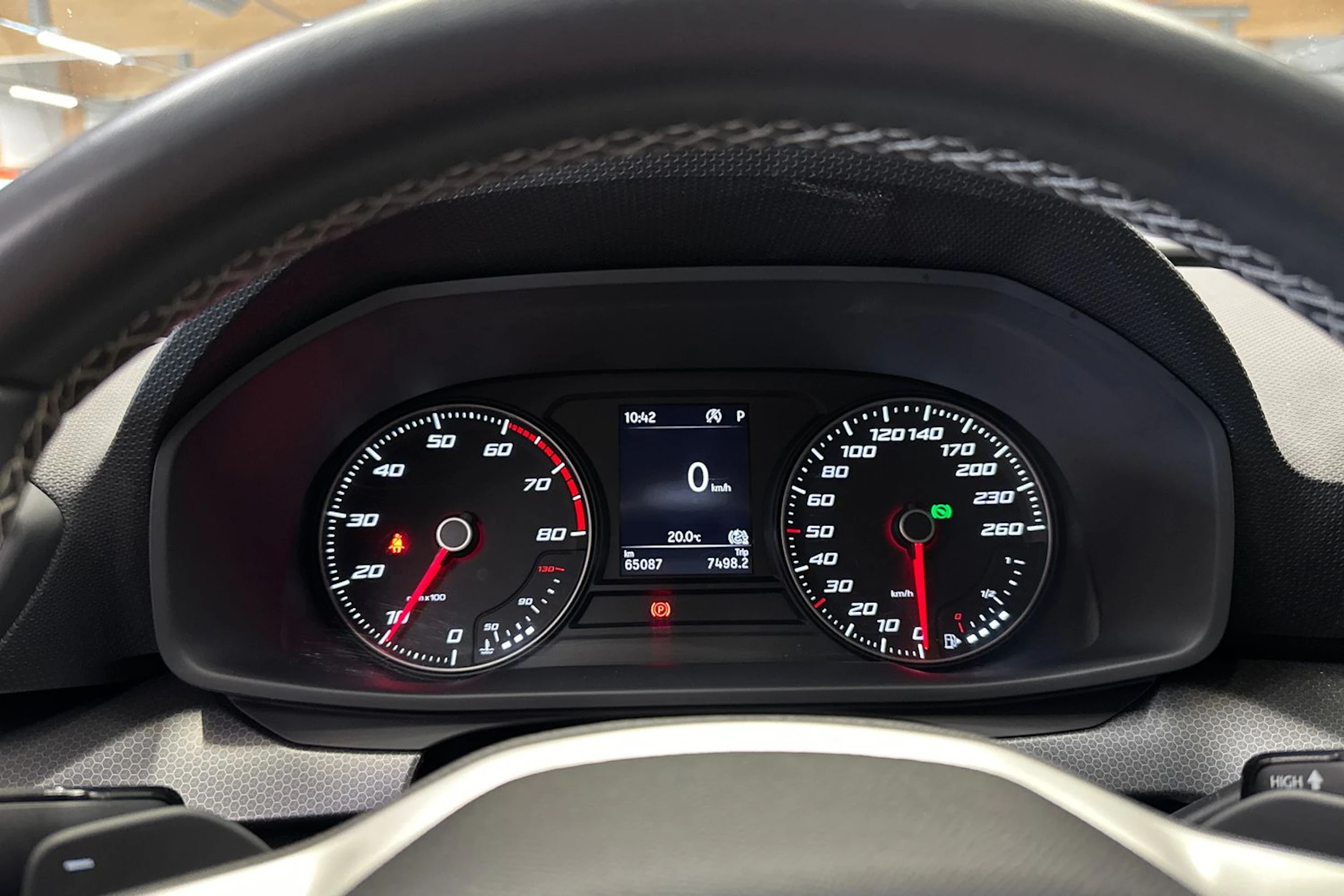valkoinen SEAT Leon Sportstourer 2024 kuva 22.