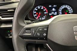 valkoinen SEAT Leon Sportstourer 2024 kuva 23.
