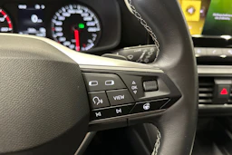 valkoinen SEAT Leon Sportstourer 2024 kuva 24.