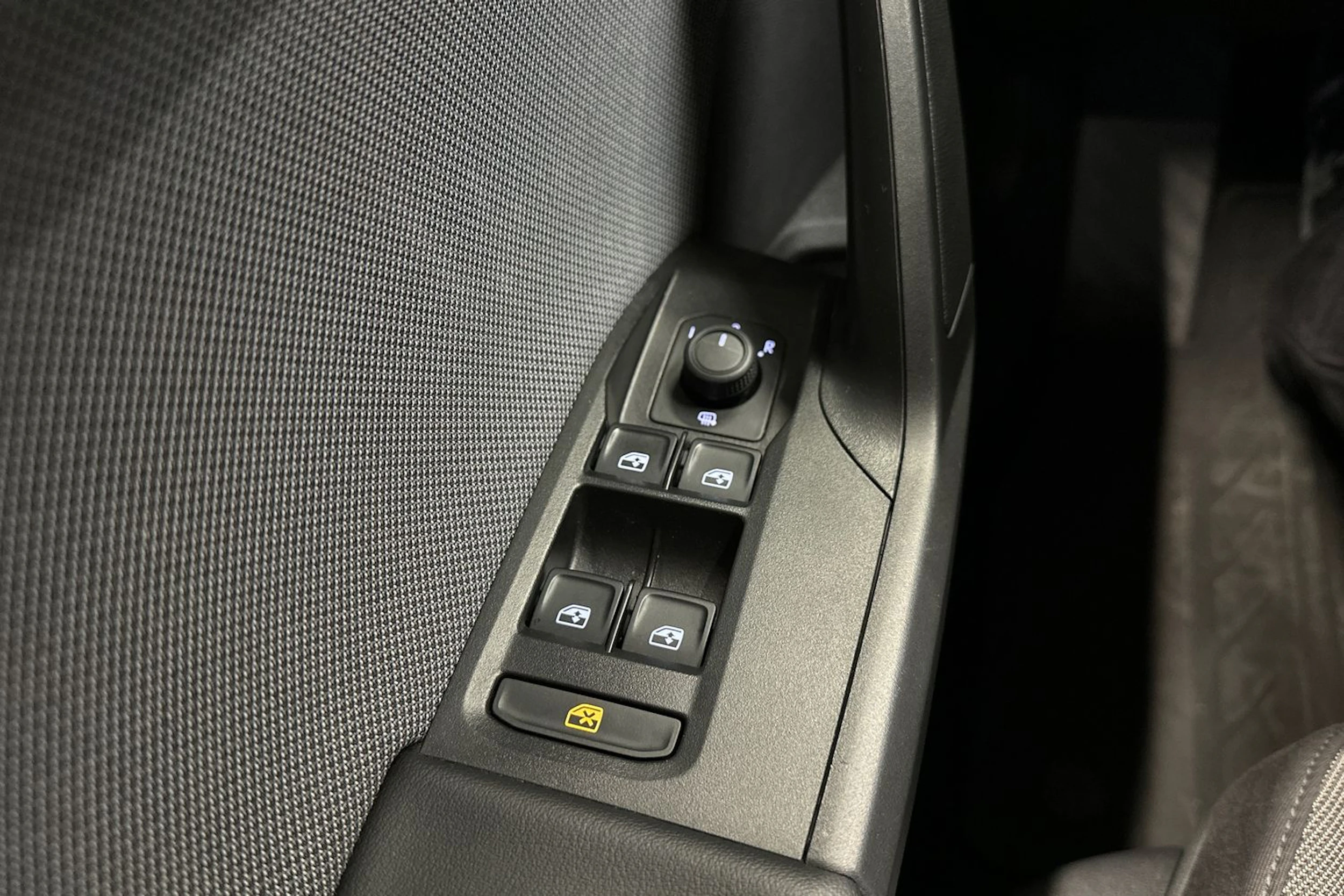 valkoinen SEAT Leon Sportstourer 2024 kuva 26.