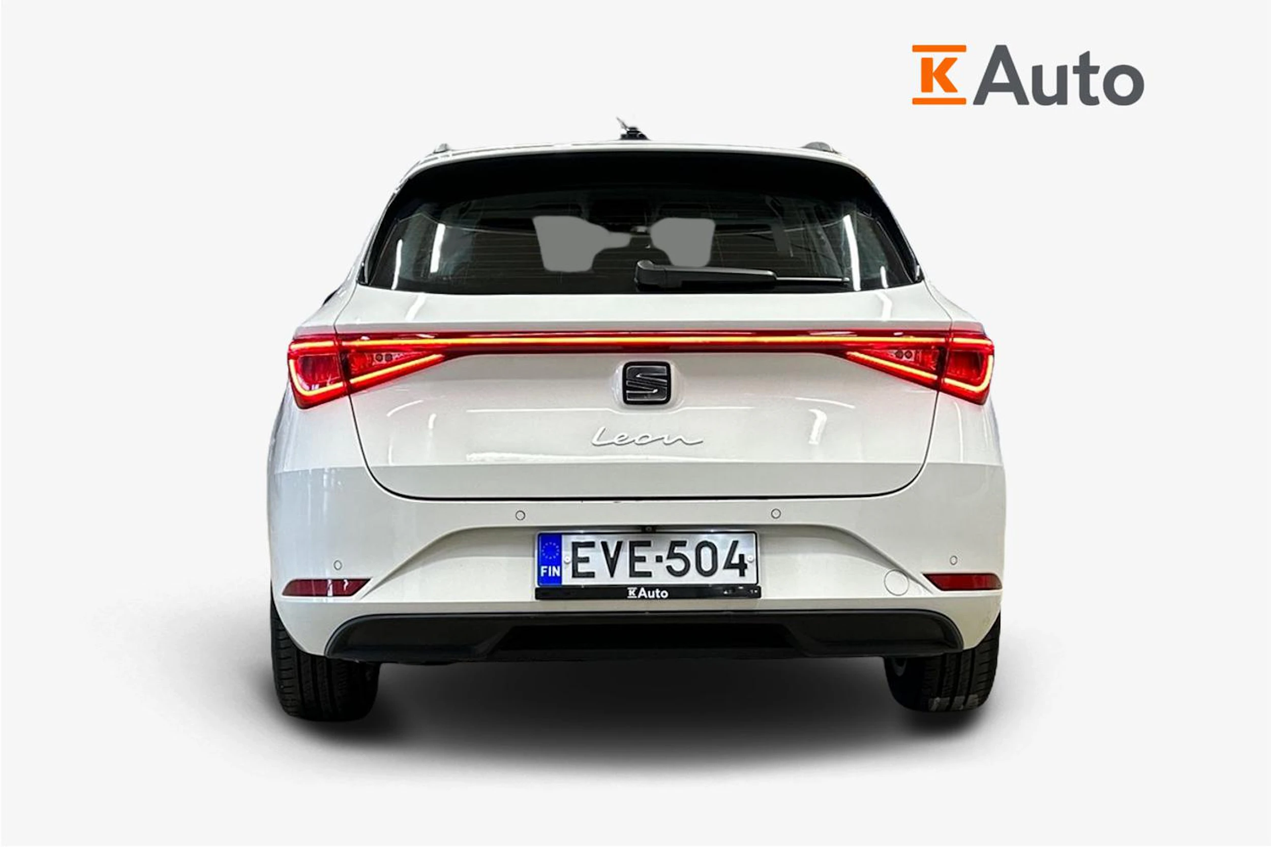 valkoinen SEAT Leon Sportstourer 2024 kuva 4.