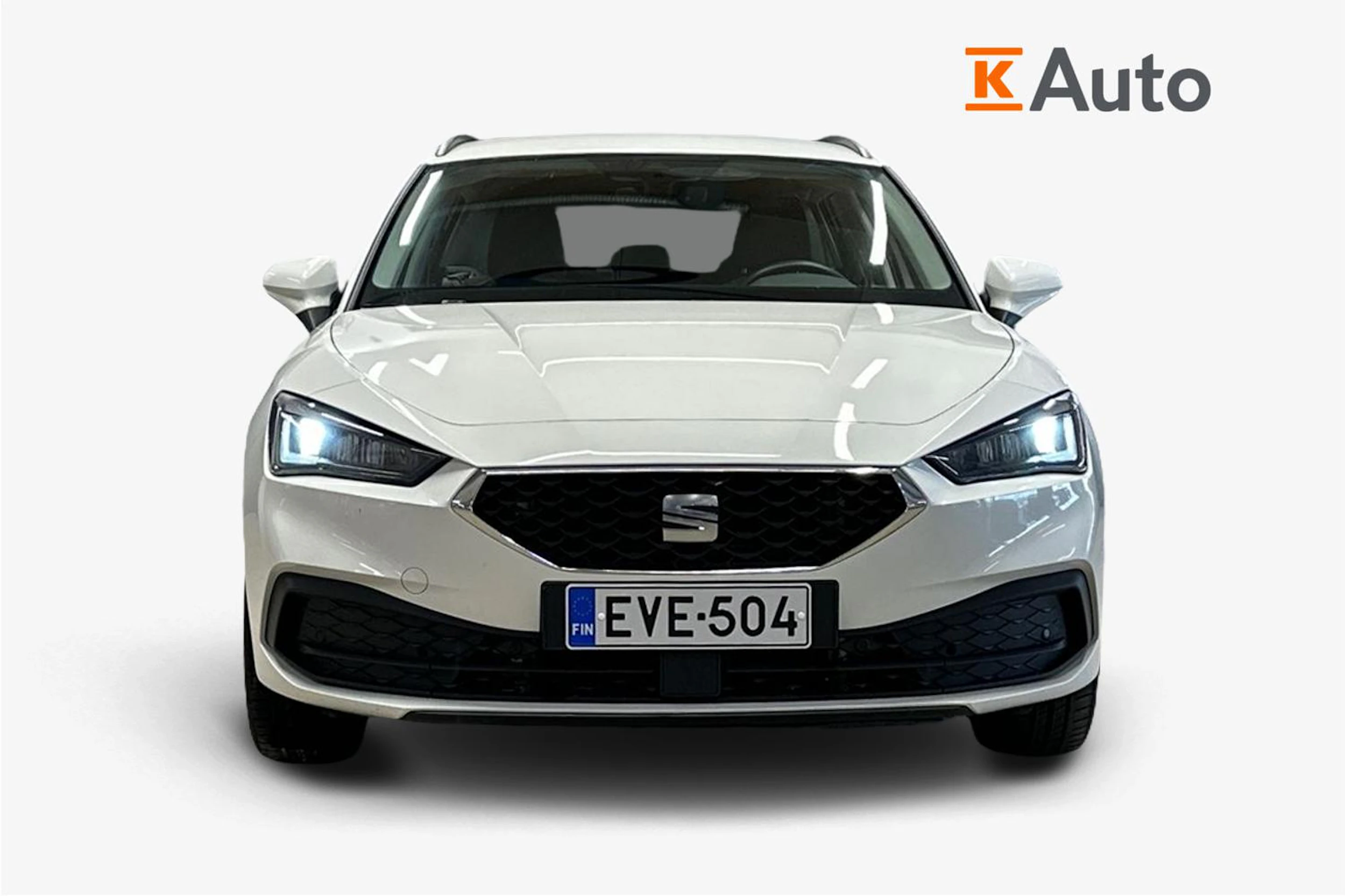 valkoinen SEAT Leon Sportstourer 2024 kuva 5.