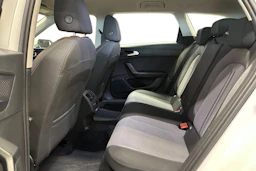 valkoinen SEAT Leon Sportstourer 2024 kuva 11.