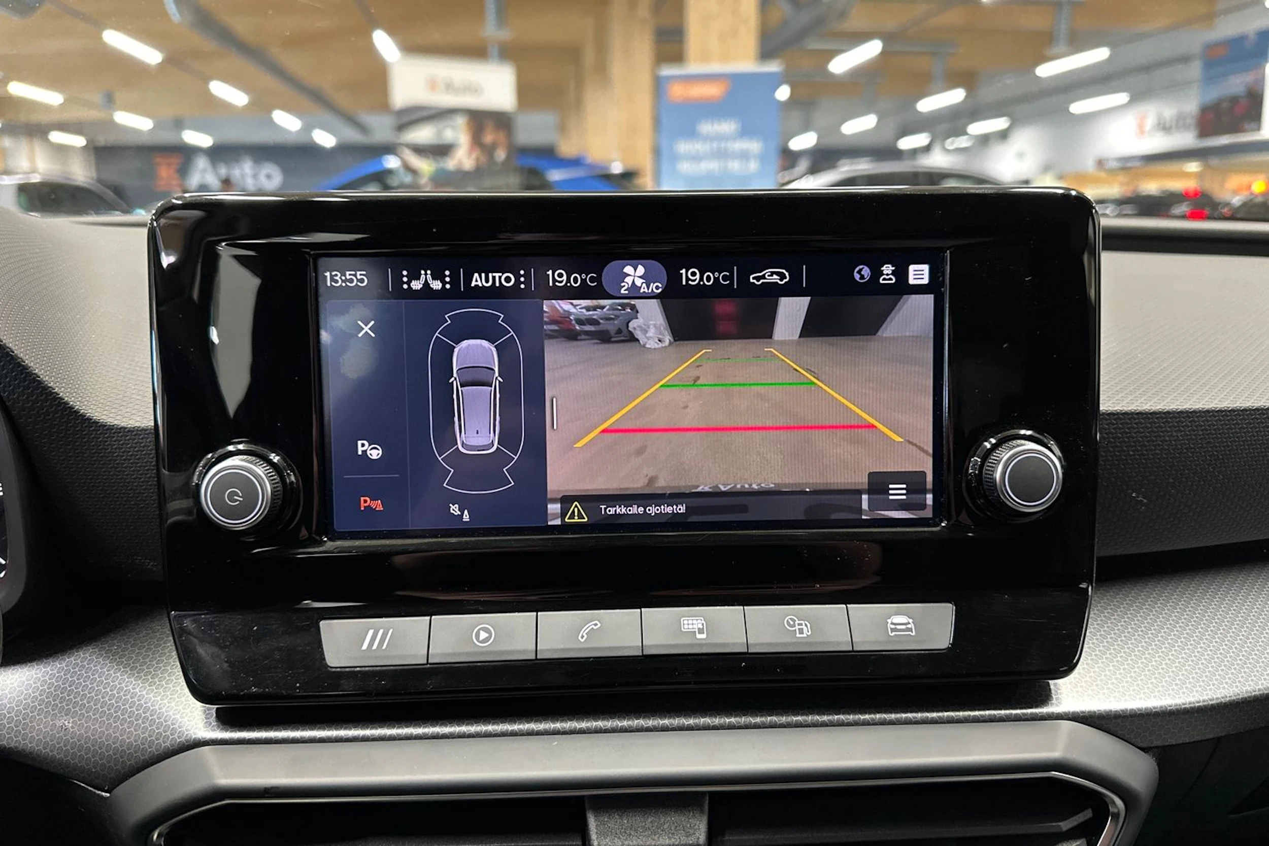valkoinen SEAT Leon Sportstourer 2024 kuva 16.