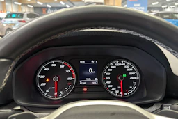 valkoinen SEAT Leon Sportstourer 2024 kuva 20.