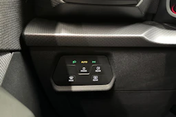 valkoinen SEAT Leon Sportstourer 2024 kuva 23.