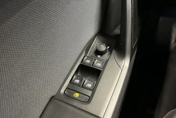 valkoinen SEAT Leon Sportstourer 2024 kuva 24.