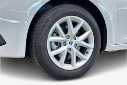 valkoinen SEAT Leon Sportstourer 2024 kuva 9.