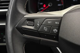 valkoinen SEAT Leon Sportstourer 2024 kuva 14.