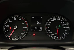 valkoinen SEAT Leon Sportstourer 2024 kuva 16.