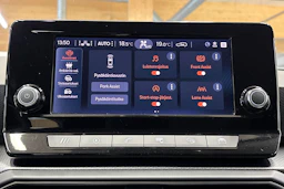 valkoinen SEAT Leon Sportstourer 2024 kuva 20.