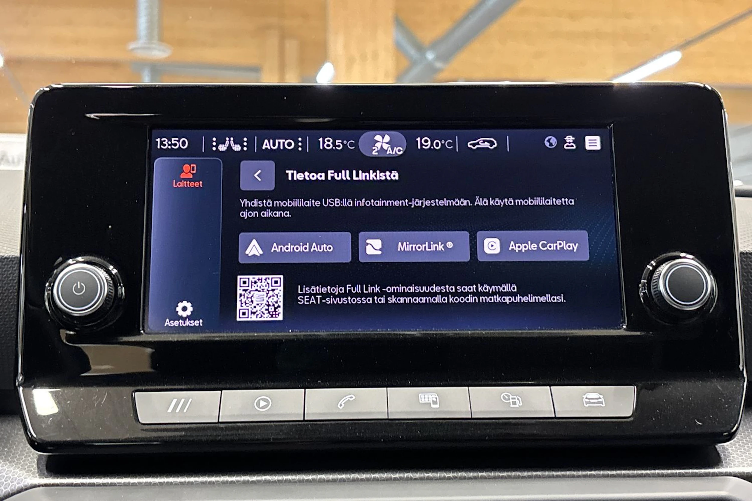 valkoinen SEAT Leon Sportstourer 2024 kuva 21.