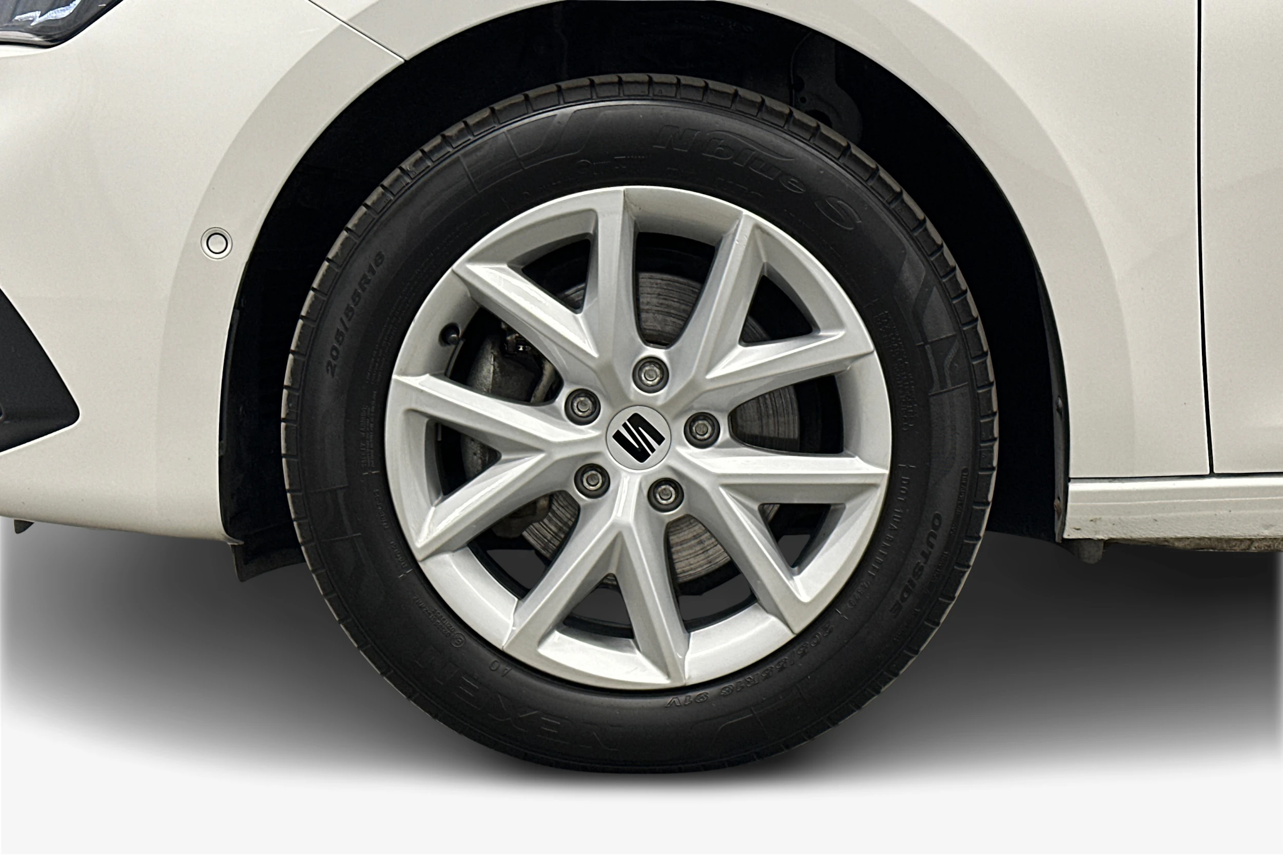 valkoinen SEAT Leon Sportstourer 2024 kuva 12.