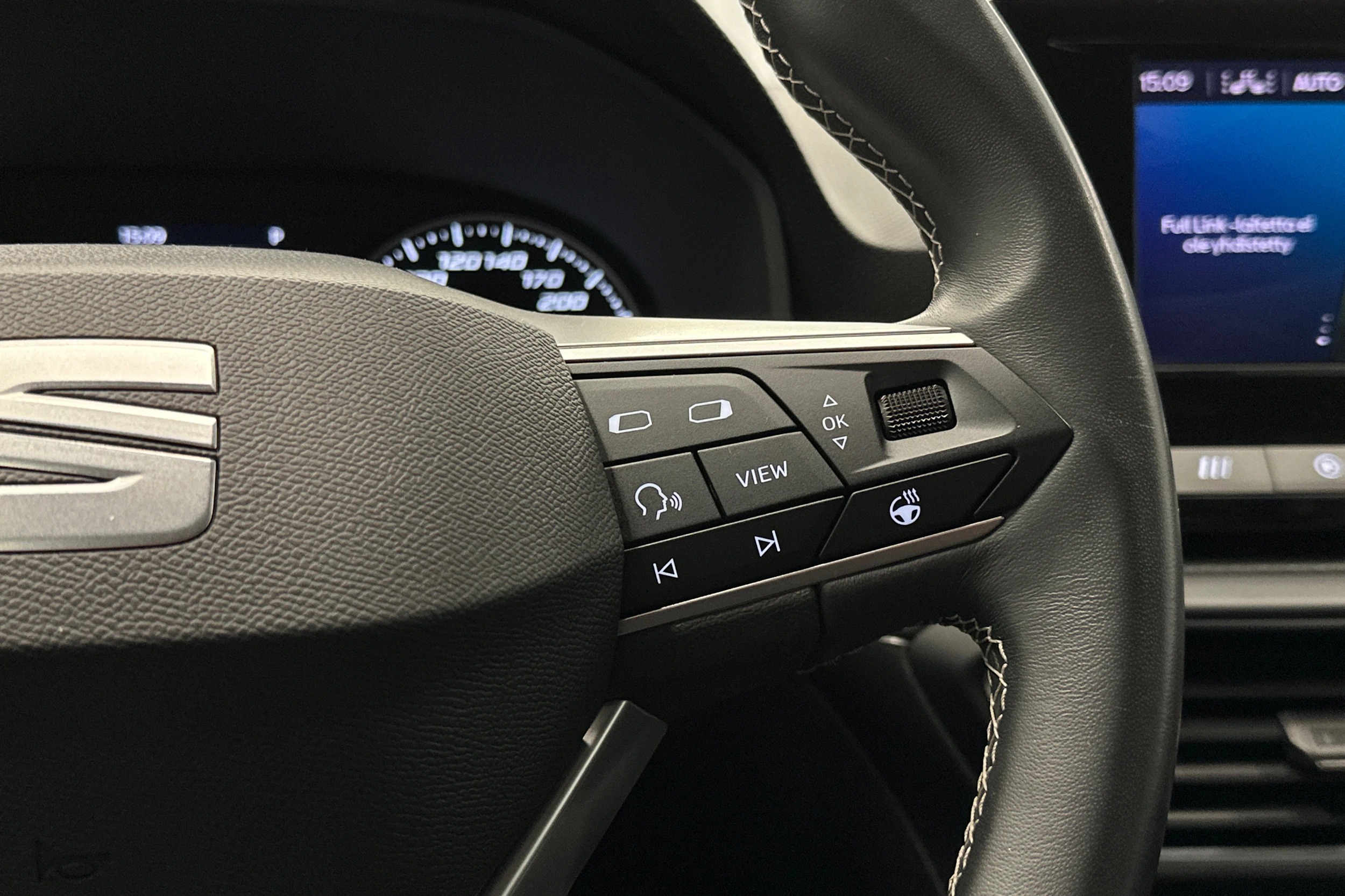 valkoinen SEAT Leon Sportstourer 2024 kuva 20.