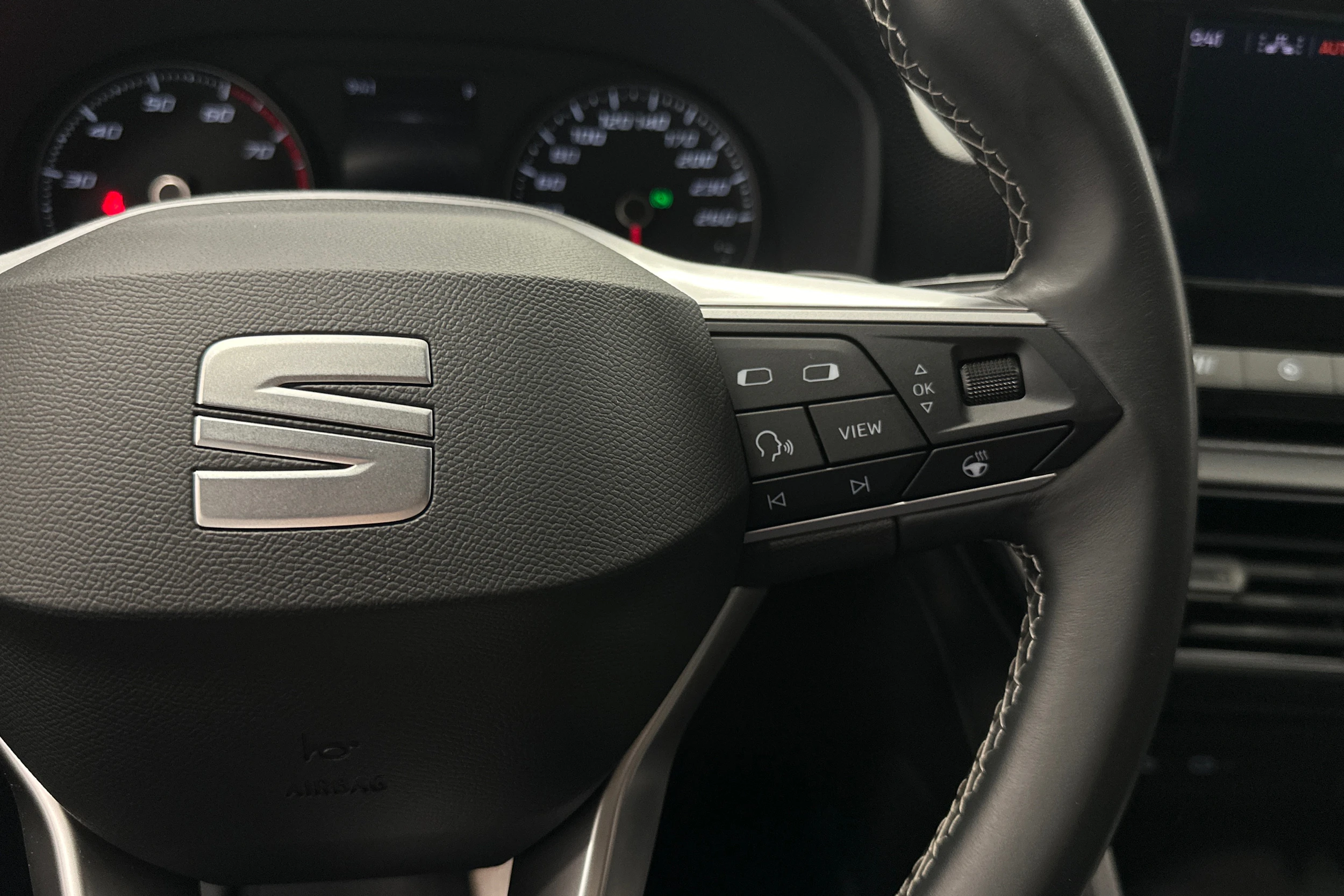 harmaa SEAT Leon Sportstourer 2024 kuva 16.