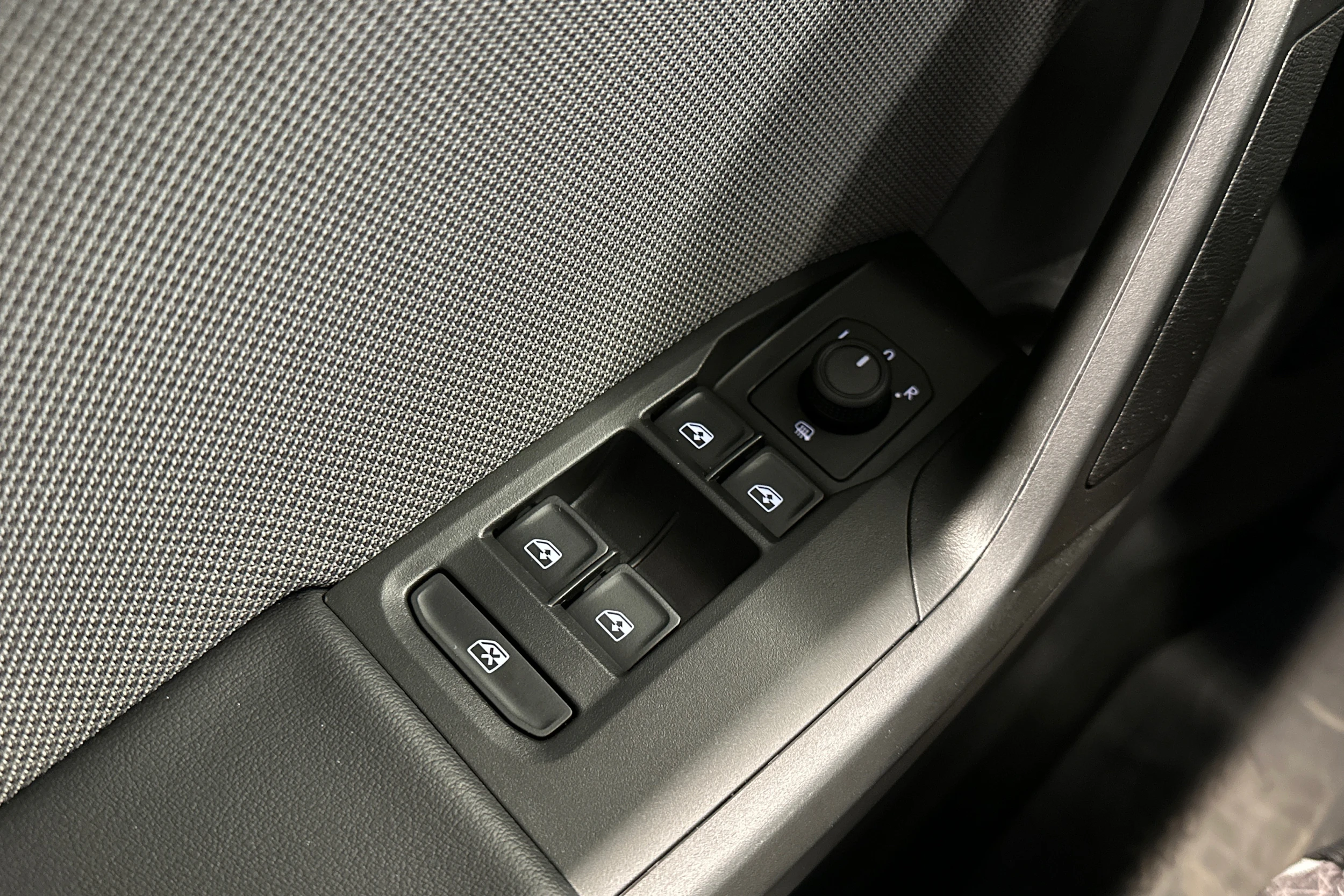 harmaa SEAT Leon Sportstourer 2024 kuva 19.