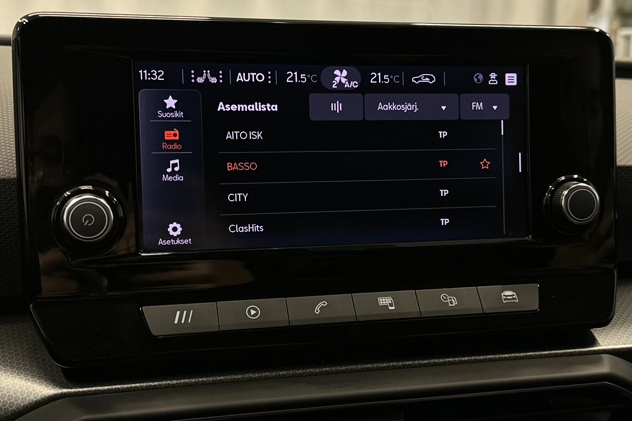 musta SEAT Leon Sportstourer 2024 kuva 18.