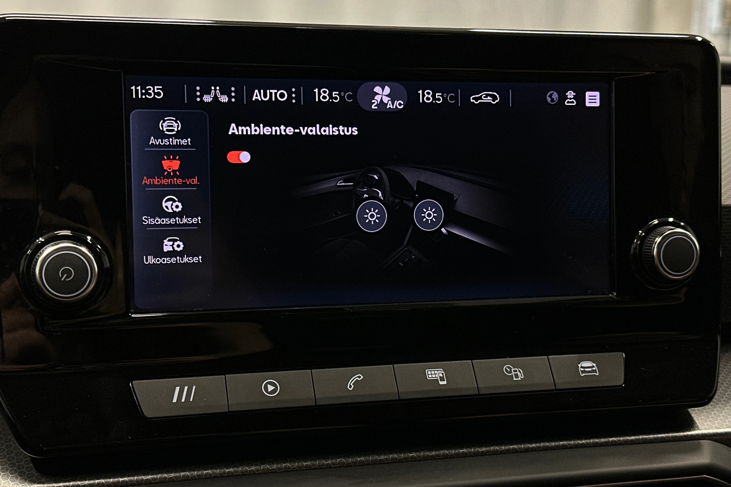 musta SEAT Leon Sportstourer 2024 kuva 22.