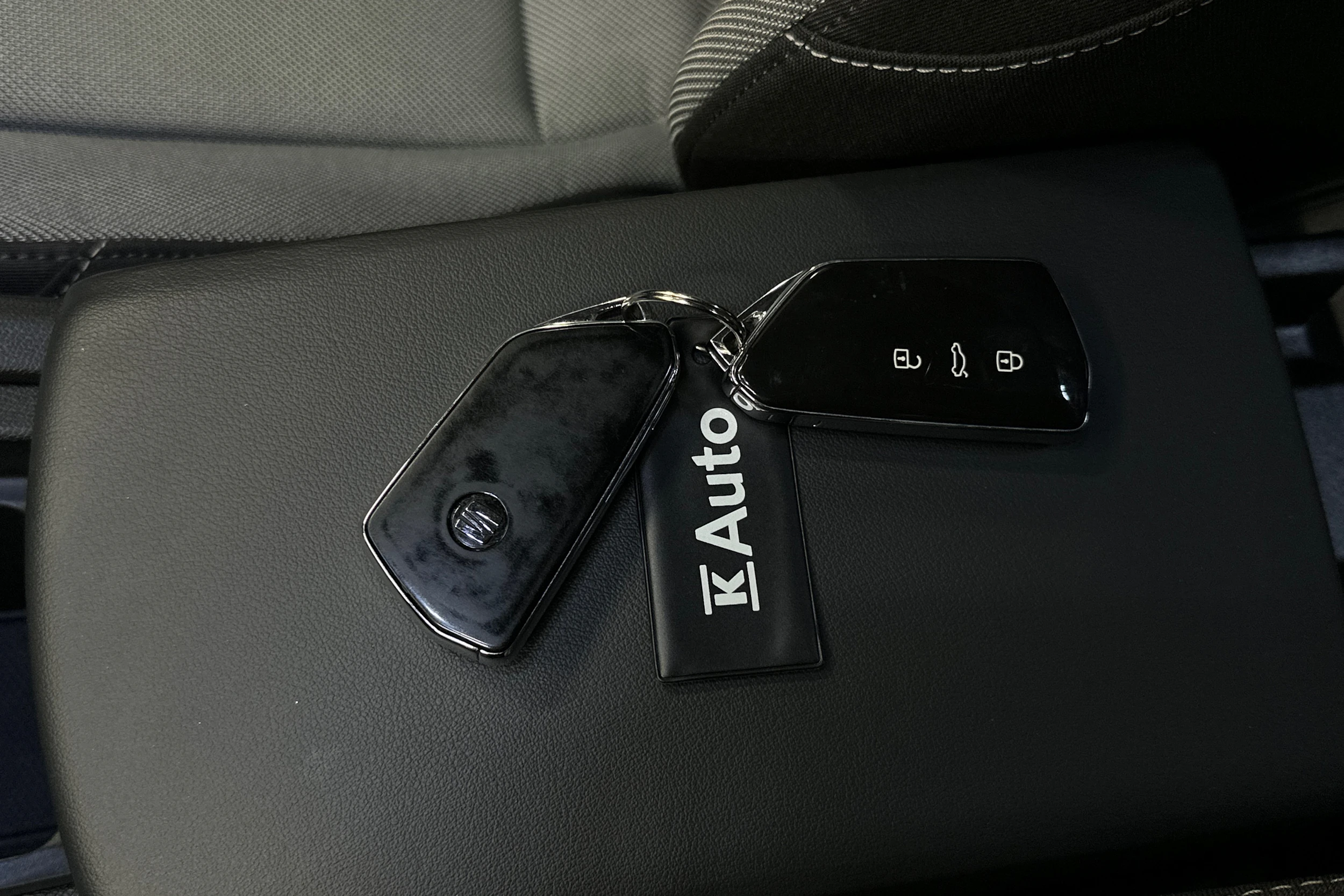 musta SEAT Leon Sportstourer 2024 kuva 31.