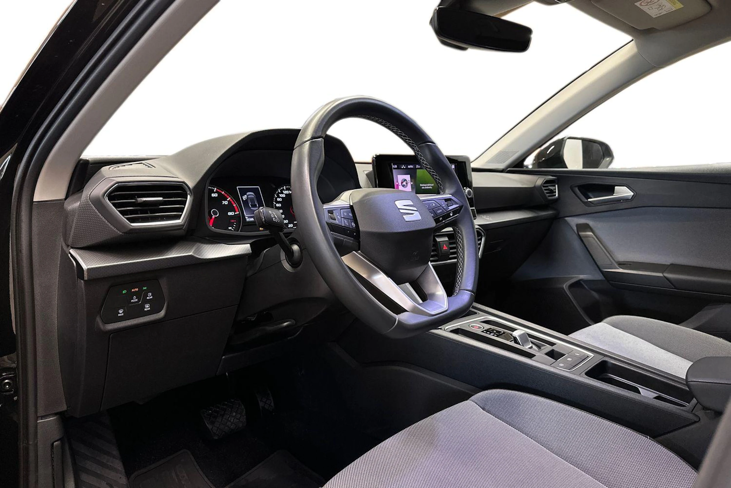 musta SEAT Leon Sportstourer 2024 kuva 6.