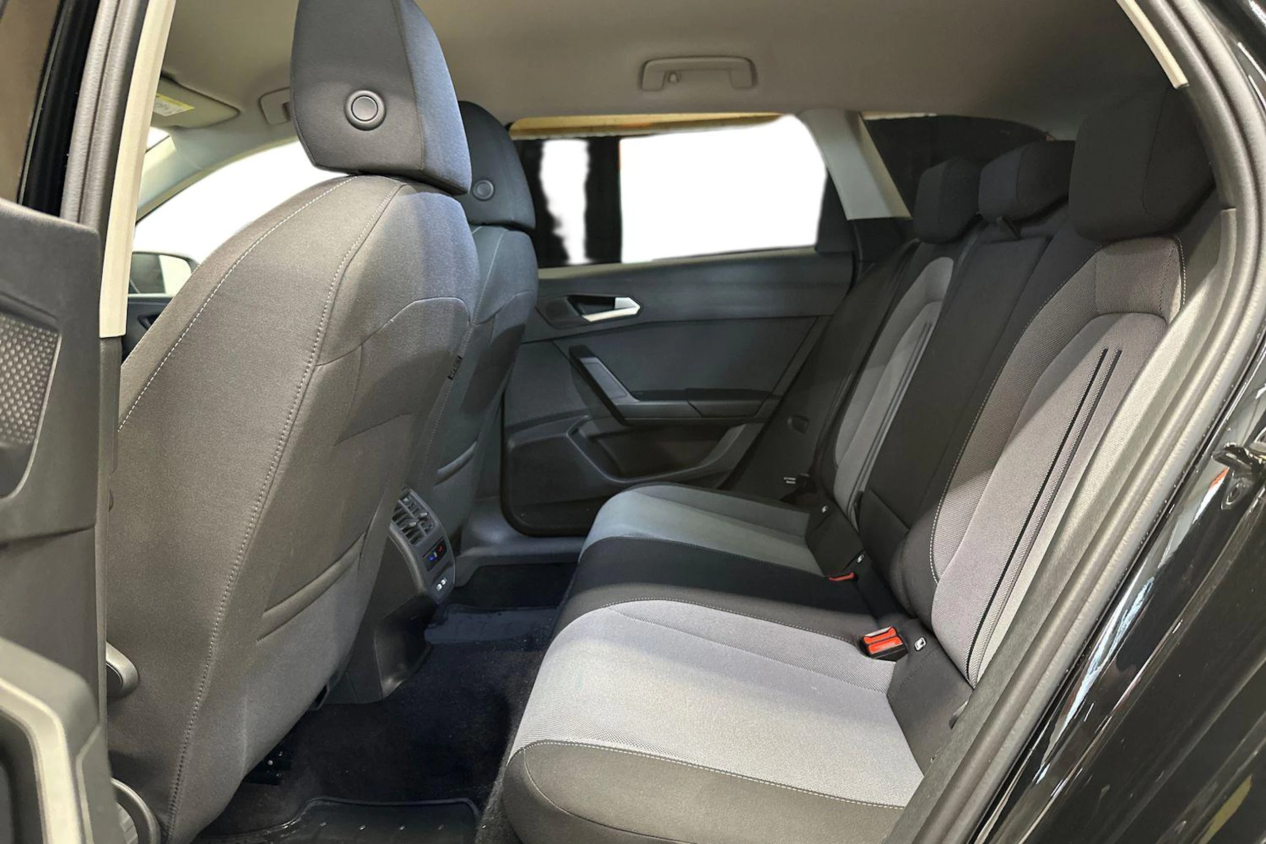 musta SEAT Leon Sportstourer 2024 kuva 8.