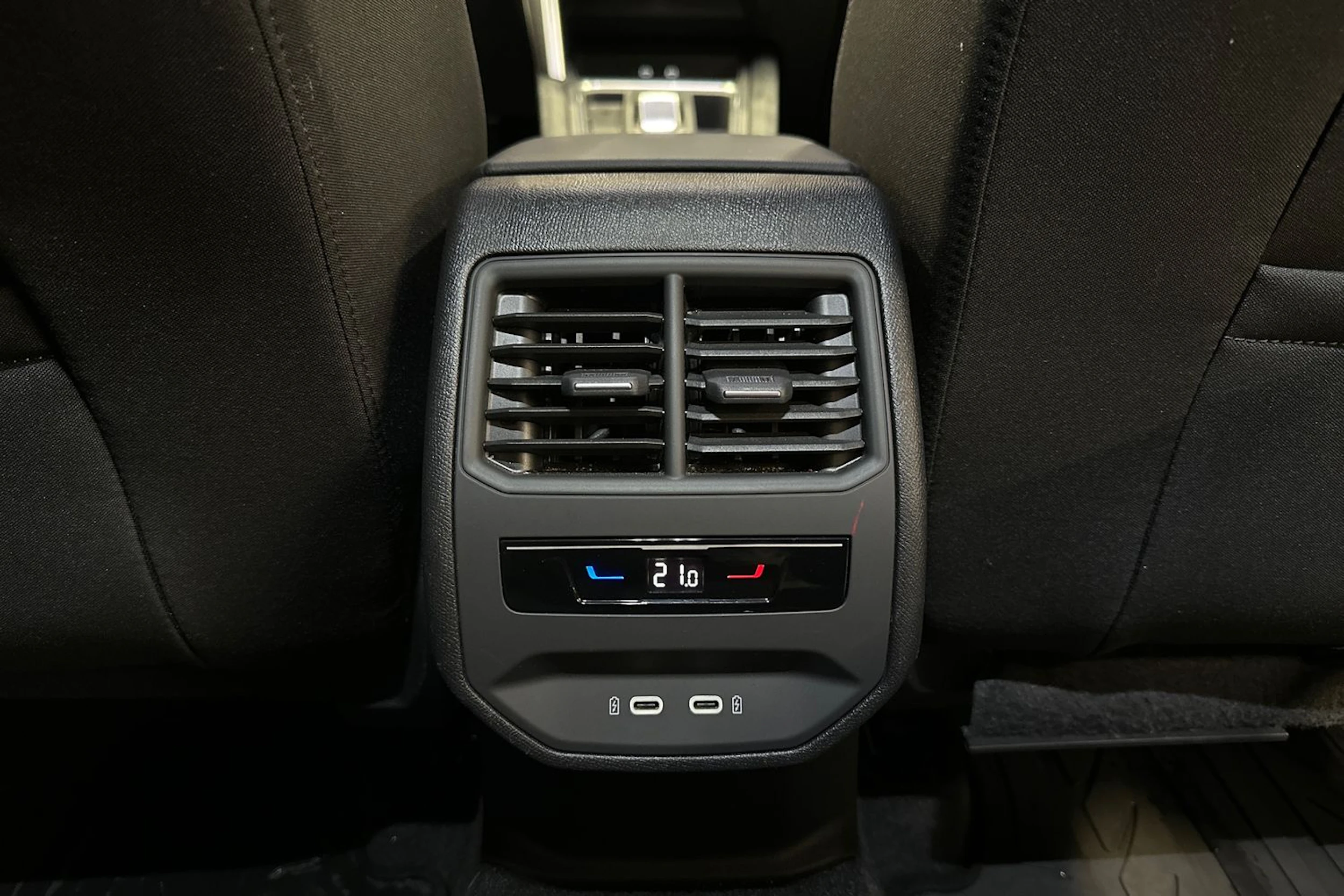 musta SEAT Leon Sportstourer 2024 kuva 11.
