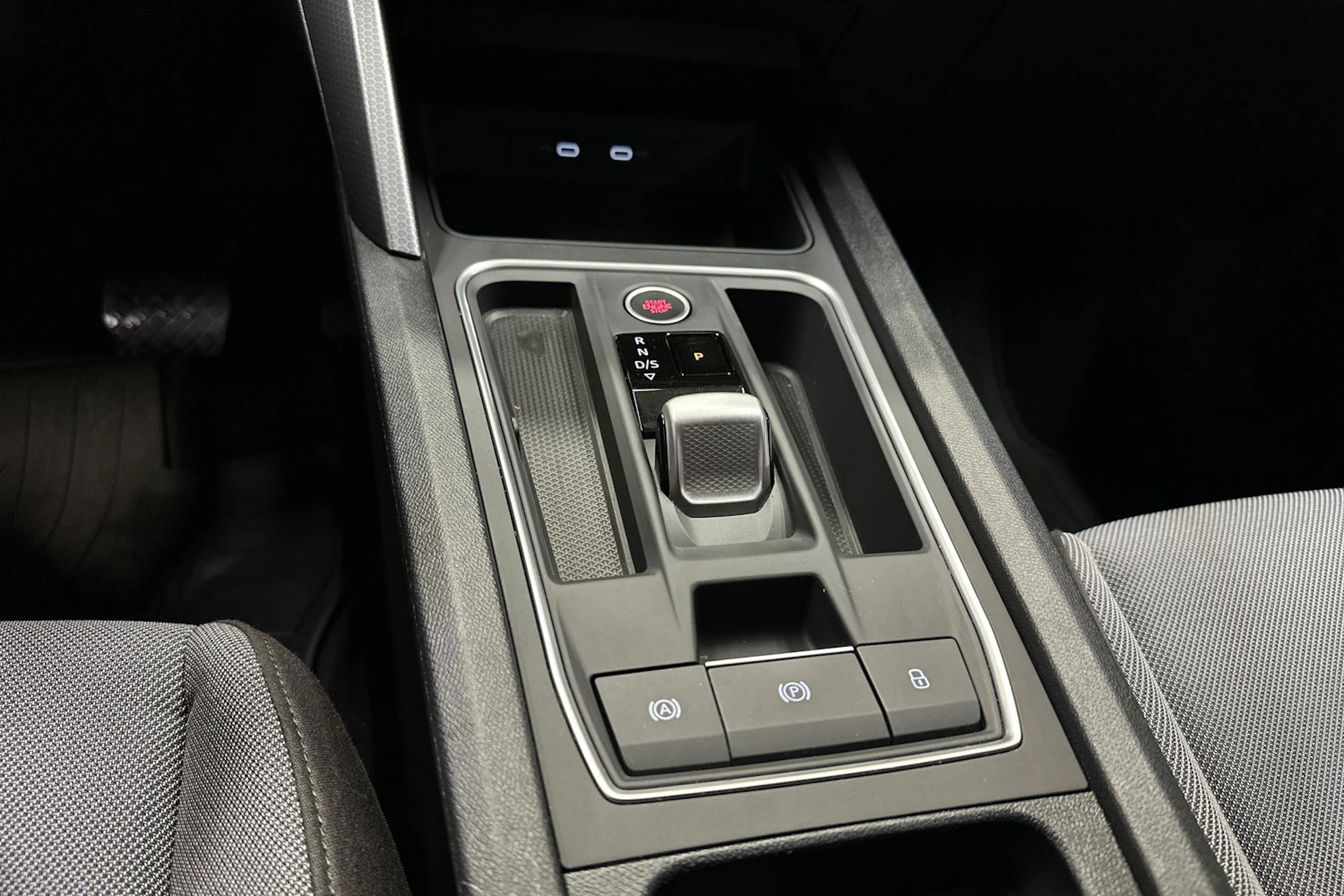 musta SEAT Leon Sportstourer 2024 kuva 16.