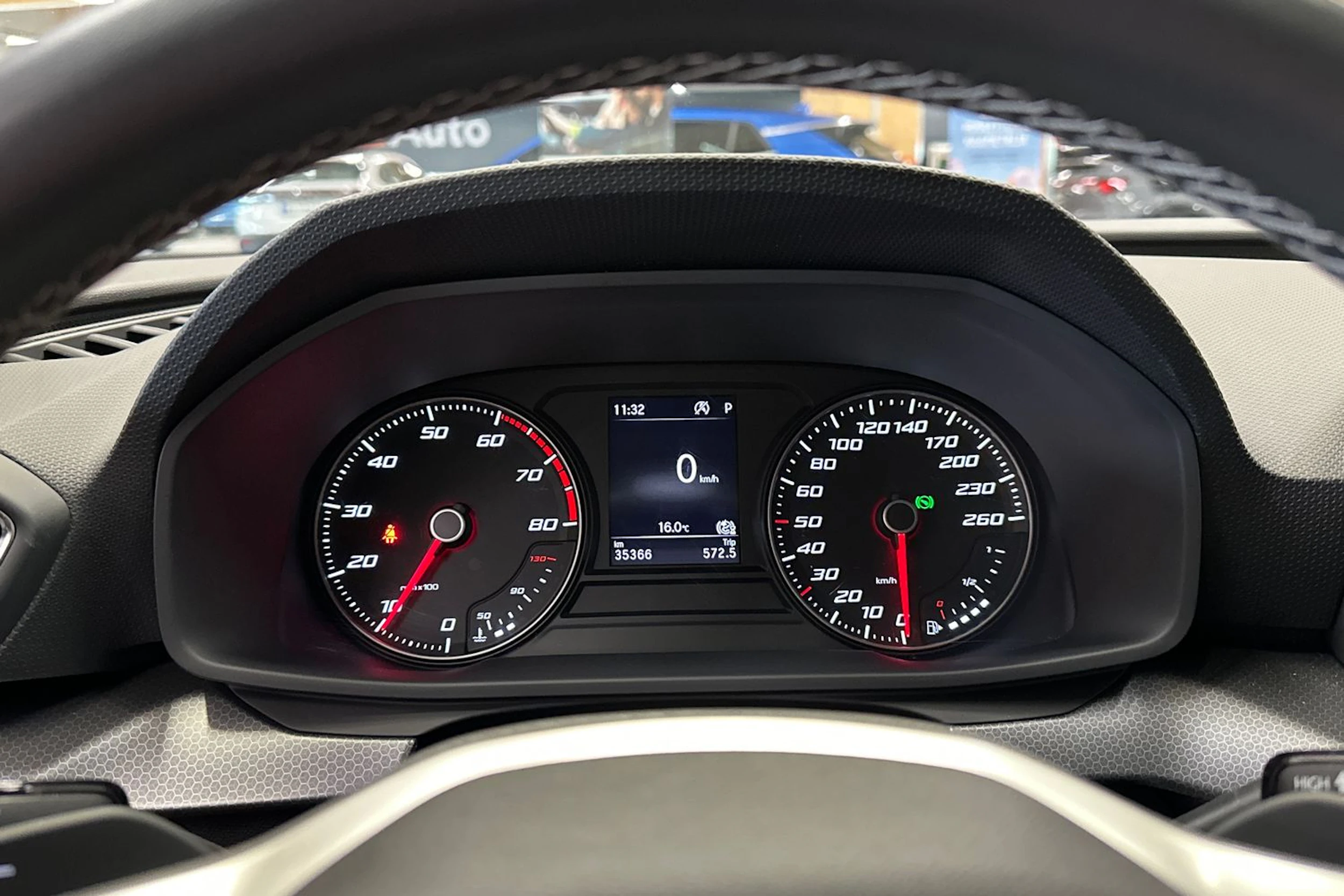 musta SEAT Leon Sportstourer 2024 kuva 17.