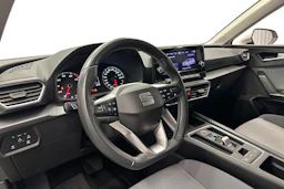 valkoinen SEAT Leon Sportstourer 2024 kuva 8.
