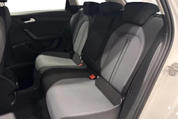 valkoinen SEAT Leon Sportstourer 2024 kuva 11.