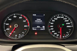 valkoinen SEAT Leon Sportstourer 2024 kuva 17.