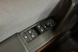 valkoinen SEAT Leon Sportstourer 2024 kuva 19.