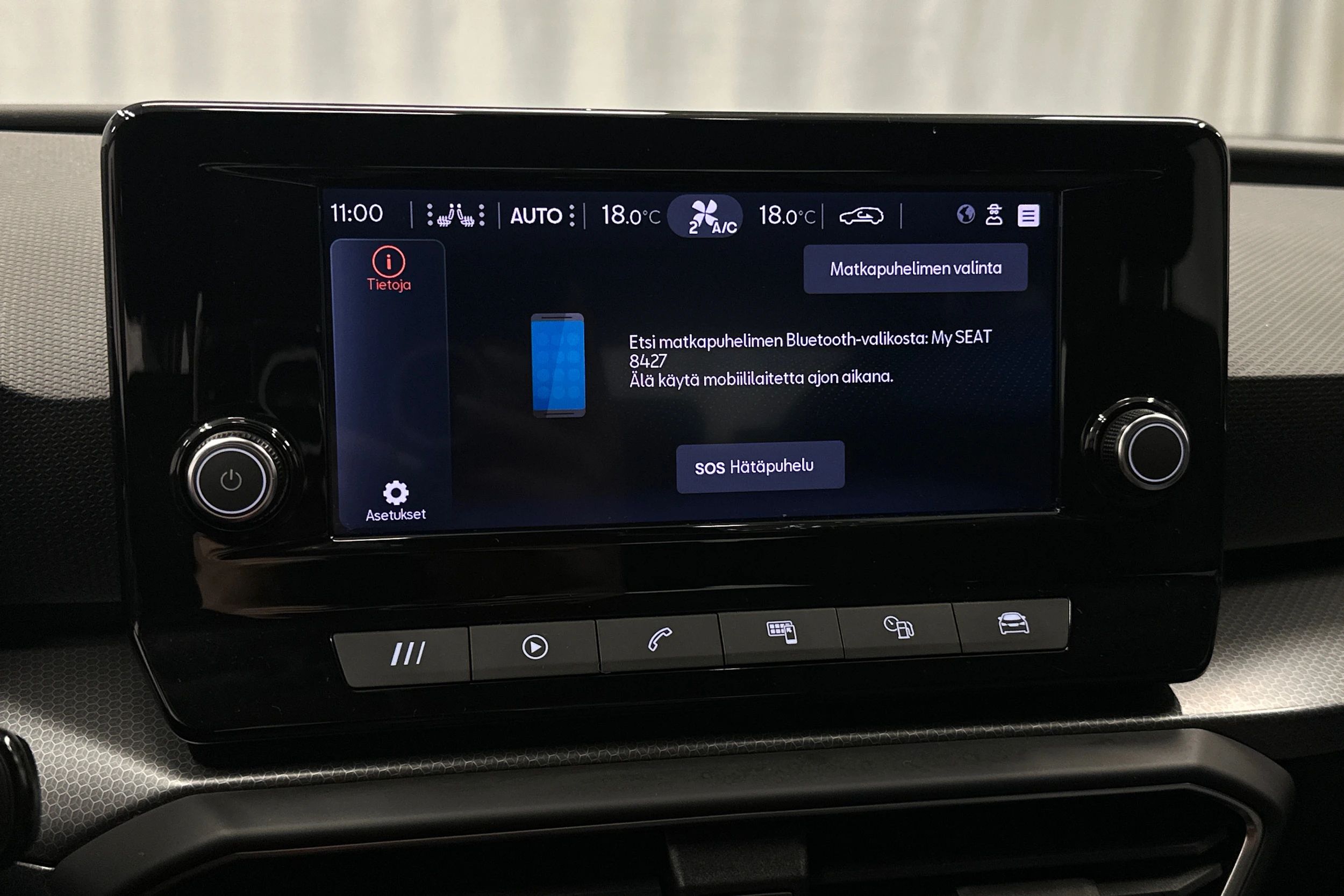 valkoinen SEAT Leon Sportstourer 2024 kuva 24.
