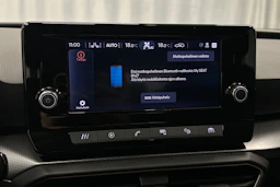 valkoinen SEAT Leon Sportstourer 2024 kuva 24.