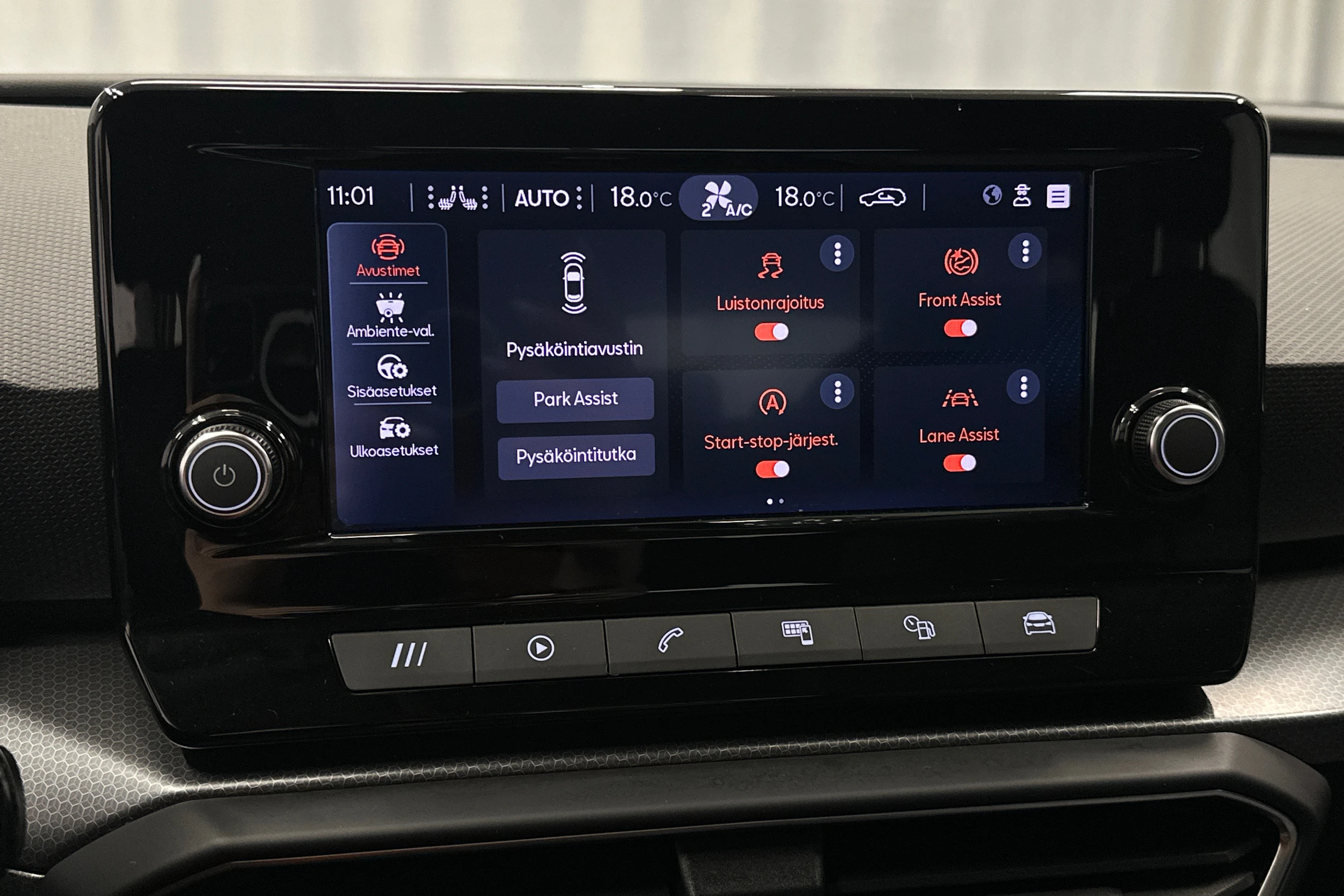 valkoinen SEAT Leon Sportstourer 2024 kuva 26.