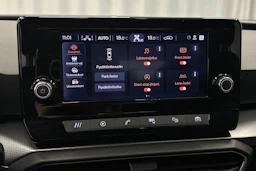 valkoinen SEAT Leon Sportstourer 2024 kuva 26.