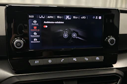 valkoinen SEAT Leon Sportstourer 2024 kuva 27.