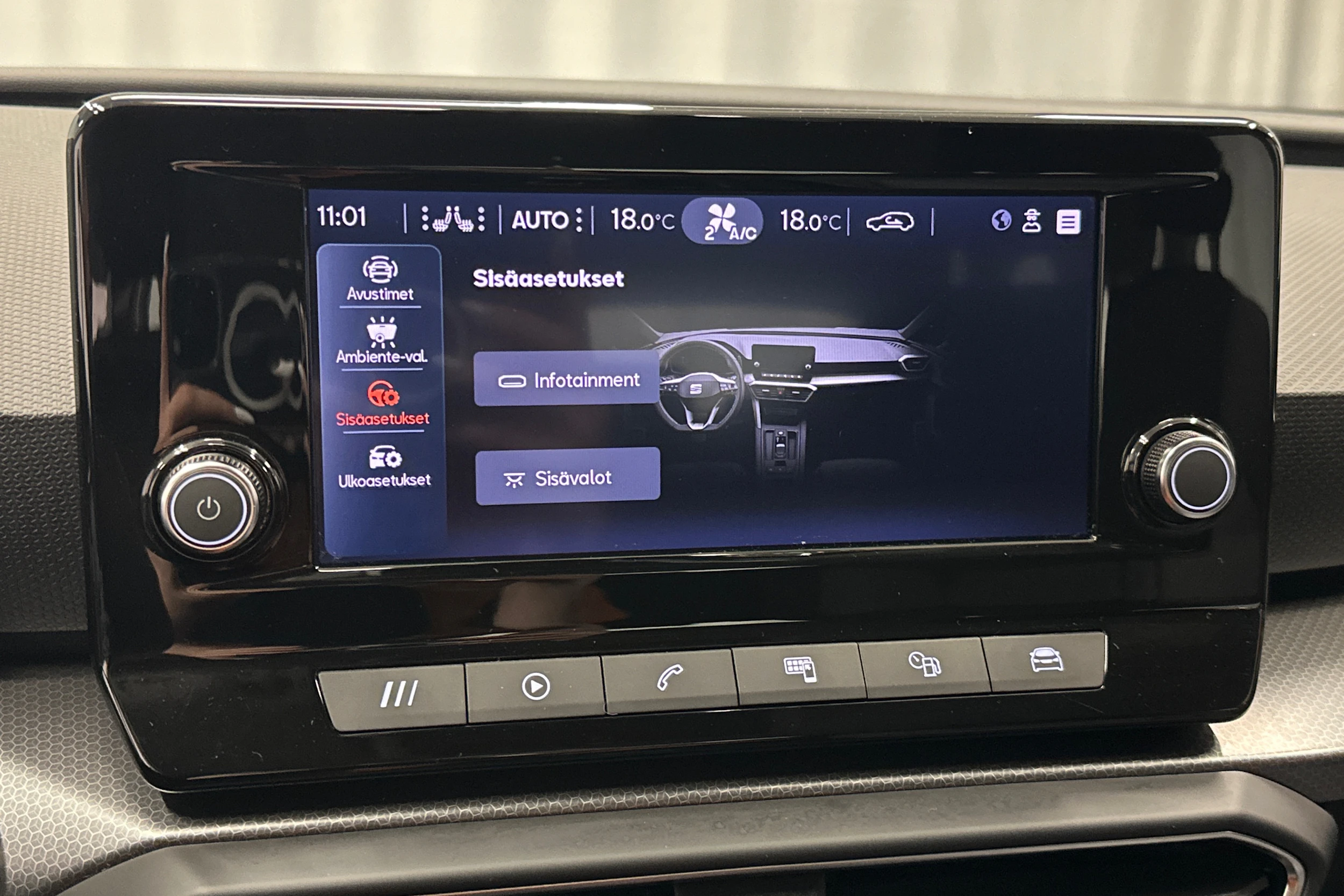 valkoinen SEAT Leon Sportstourer 2024 kuva 28.