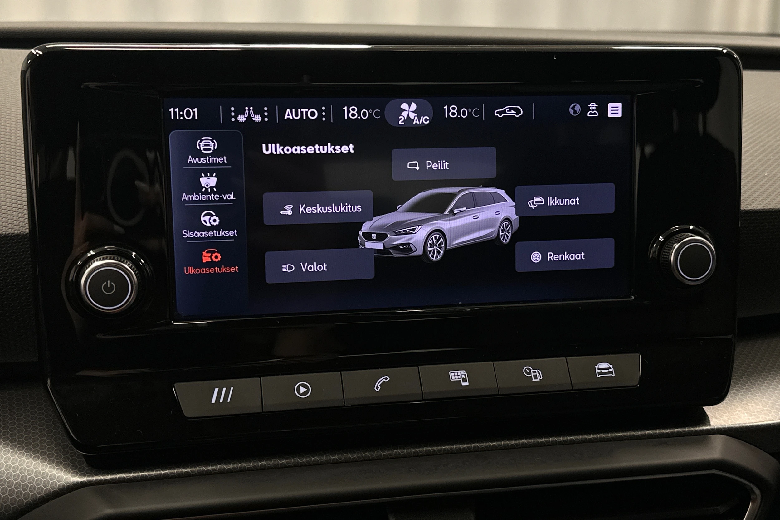 valkoinen SEAT Leon Sportstourer 2024 kuva 29.