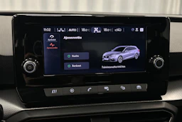 valkoinen SEAT Leon Sportstourer 2024 kuva 30.