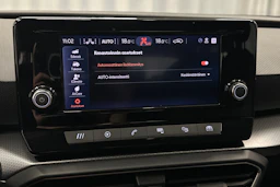 valkoinen SEAT Leon Sportstourer 2024 kuva 33.