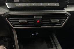 valkoinen SEAT Leon Sportstourer 2024 kuva 36.