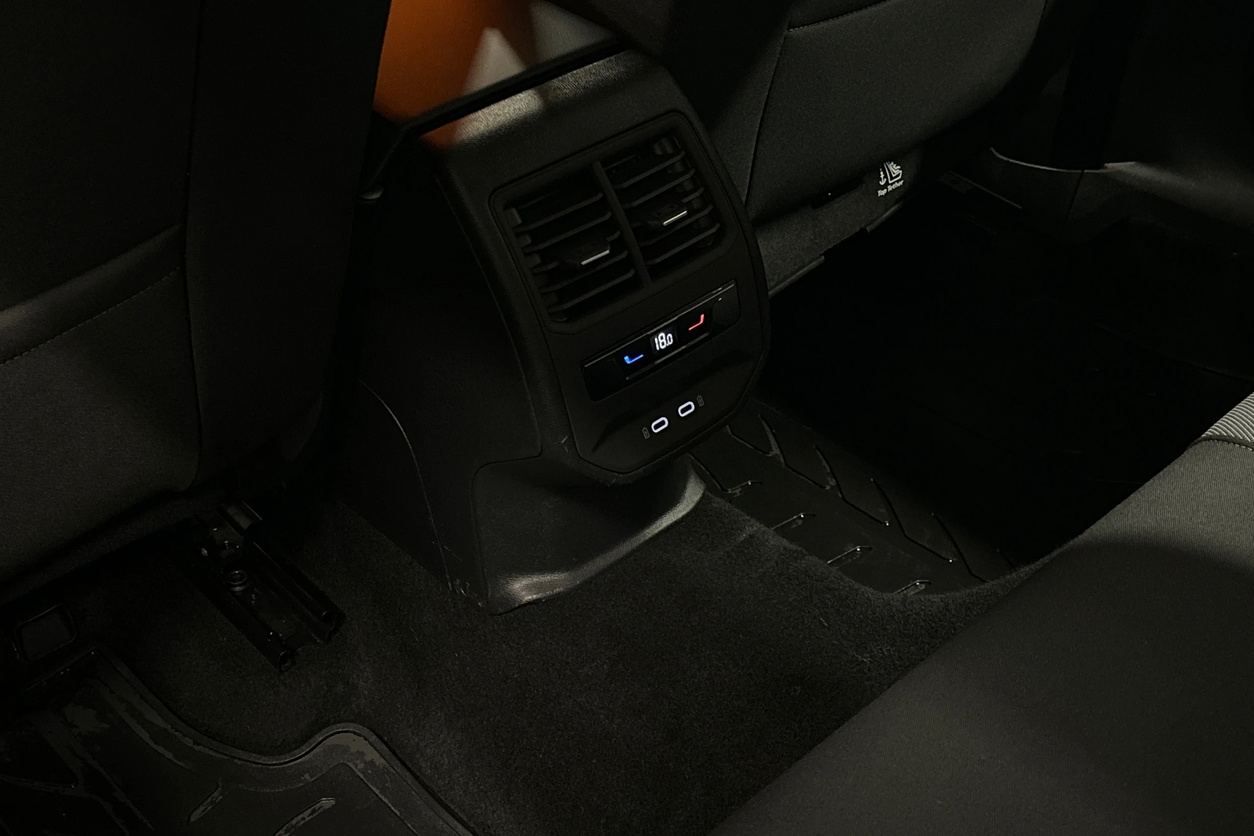 valkoinen SEAT Leon Sportstourer 2024 kuva 38.