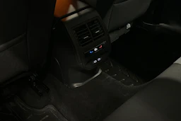 valkoinen SEAT Leon Sportstourer 2024 kuva 38.