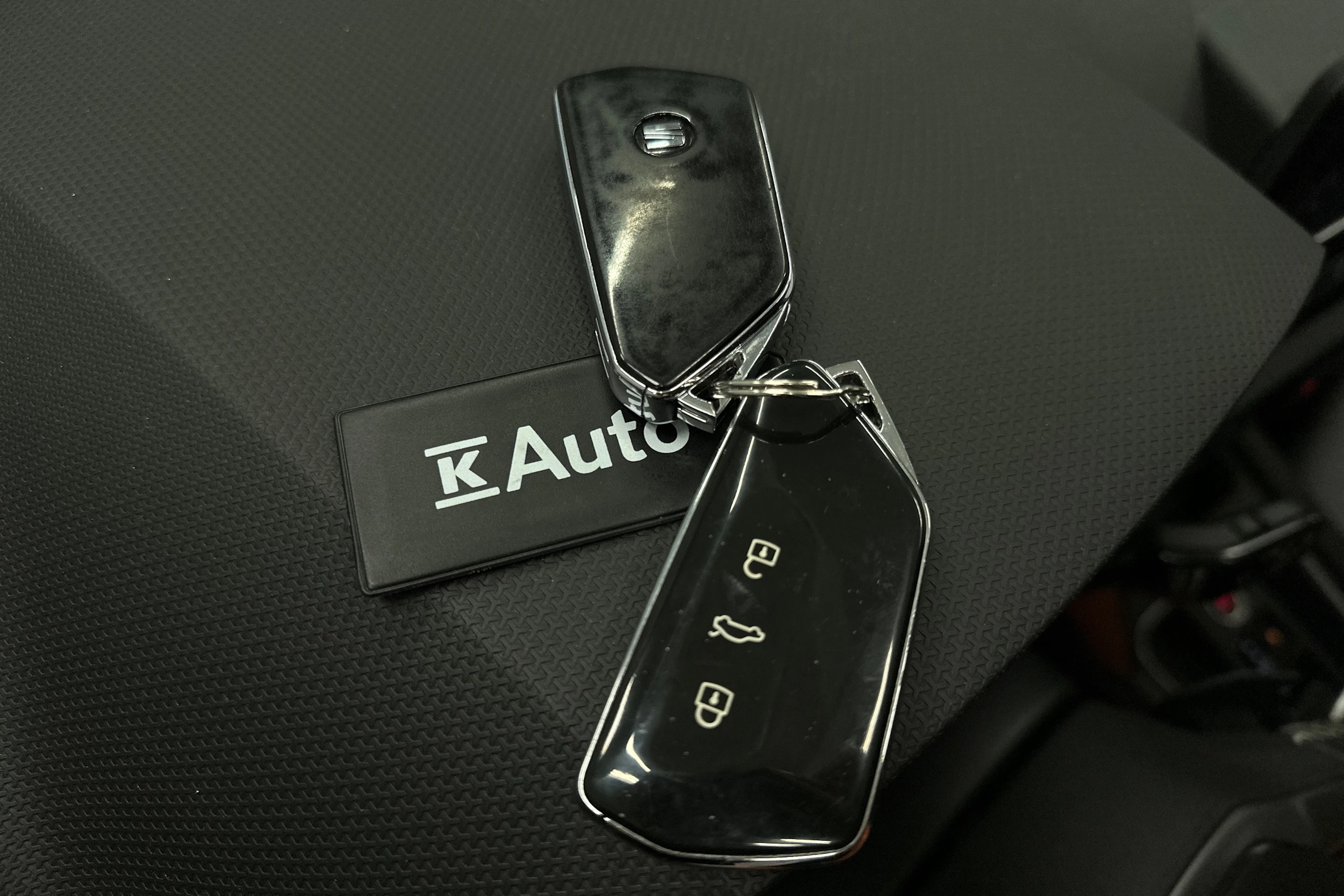 valkoinen SEAT Leon Sportstourer 2024 kuva 40.