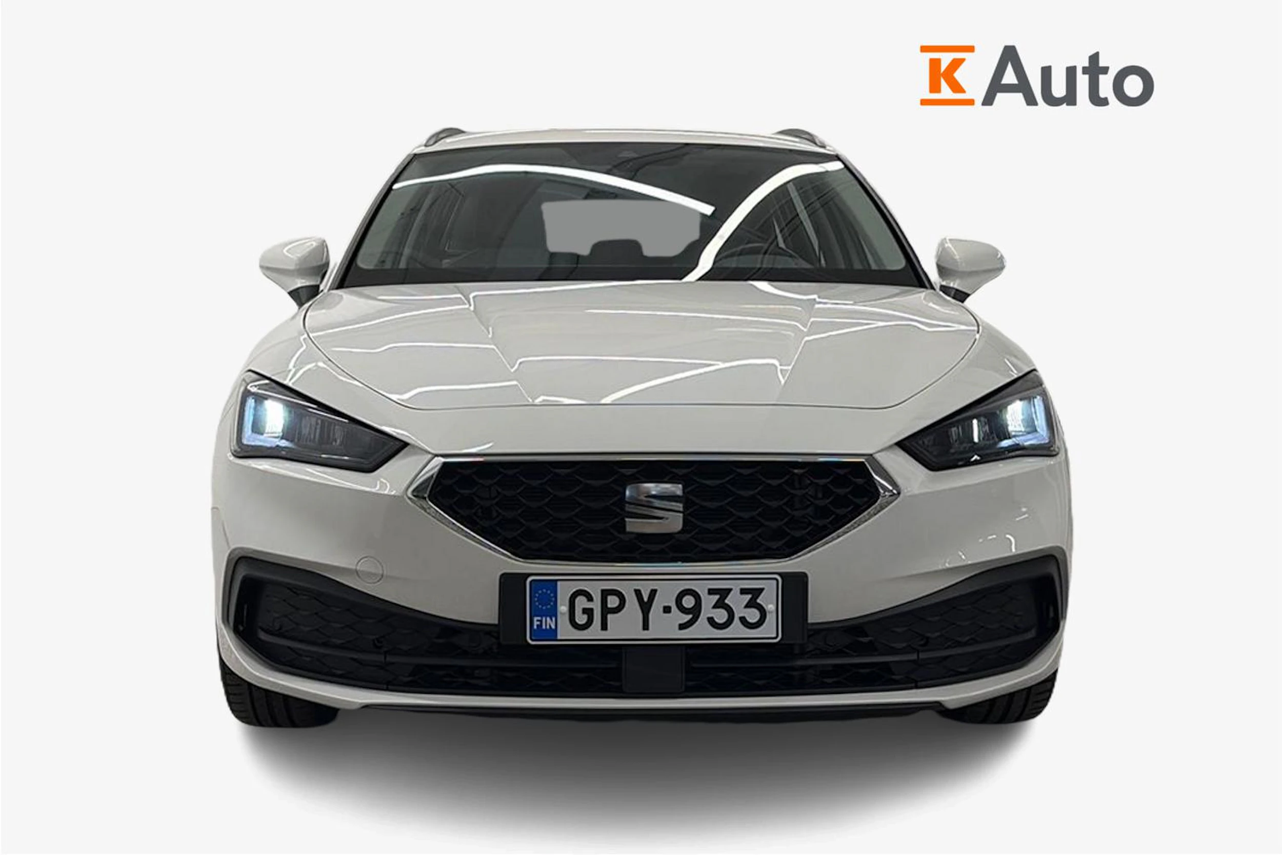 valkoinen SEAT Leon Sportstourer 2024 kuva 4.
