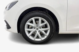 valkoinen SEAT Leon Sportstourer 2024 kuva 9.