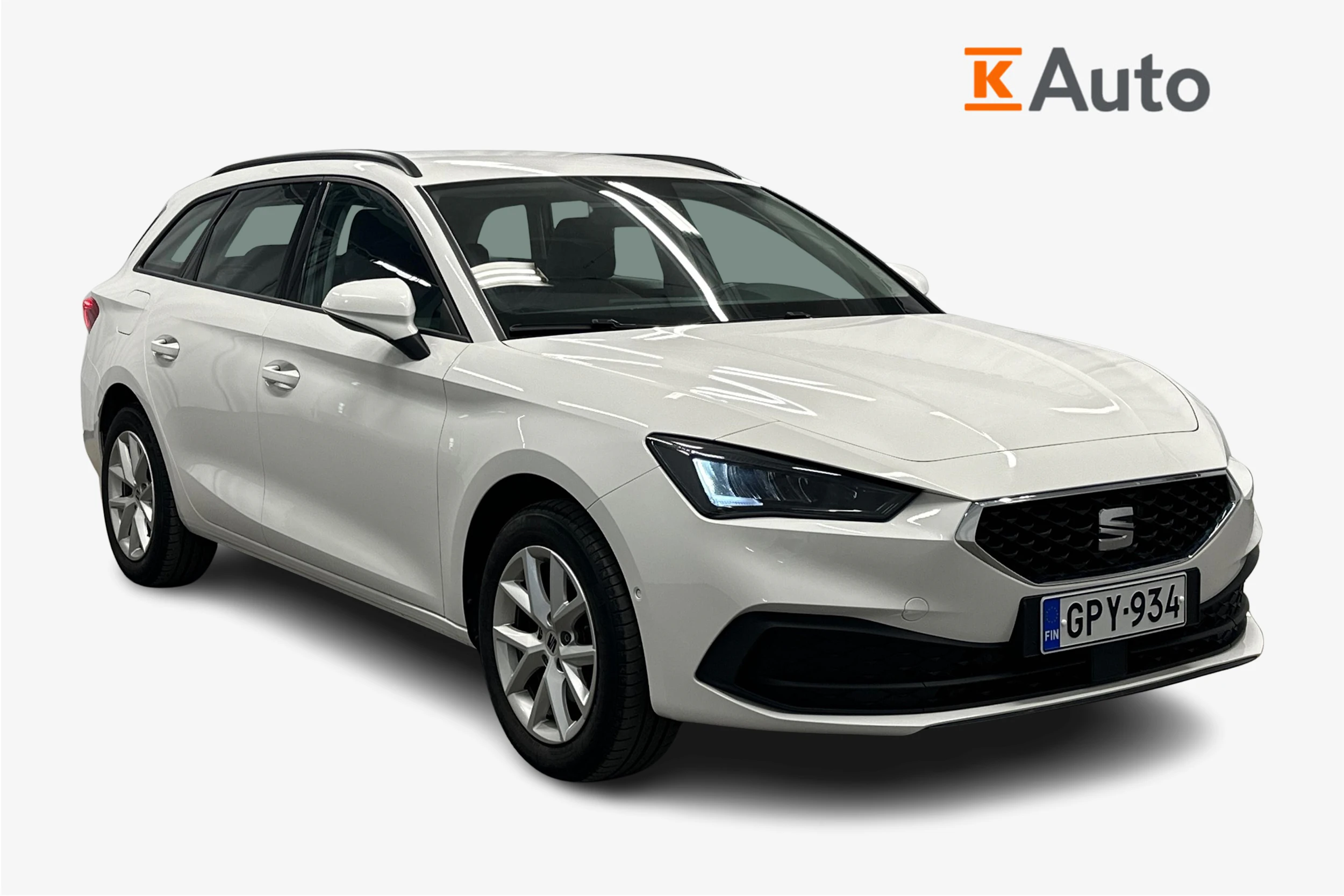 valkoinen SEAT Leon Sportstourer 2024 kuva 1.