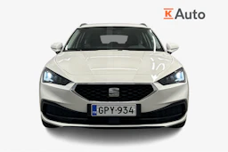 valkoinen SEAT Leon Sportstourer 2024 kuva 5.