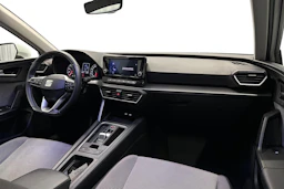 valkoinen SEAT Leon Sportstourer 2024 kuva 9.